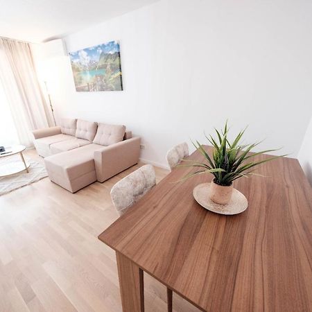 Brand New Luxury Apartment In The Heart Of Brasov Ngoại thất bức ảnh