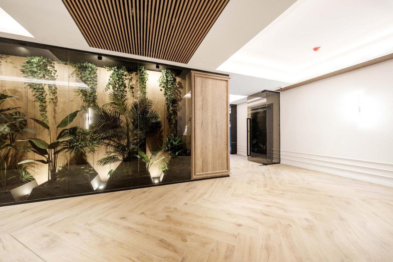 Brand New Luxury Apartment In The Heart Of Brasov Ngoại thất bức ảnh