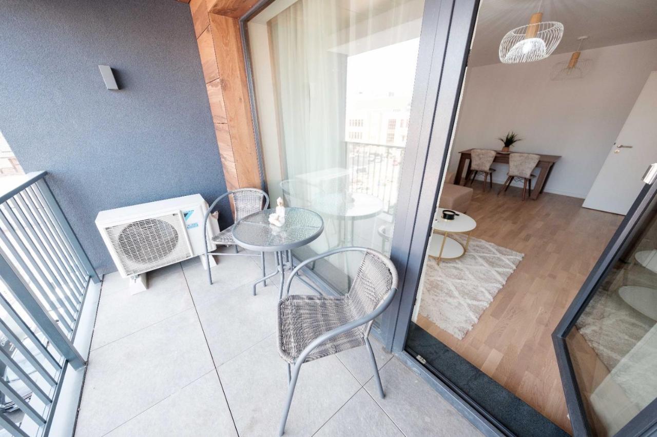 Brand New Luxury Apartment In The Heart Of Brasov Ngoại thất bức ảnh